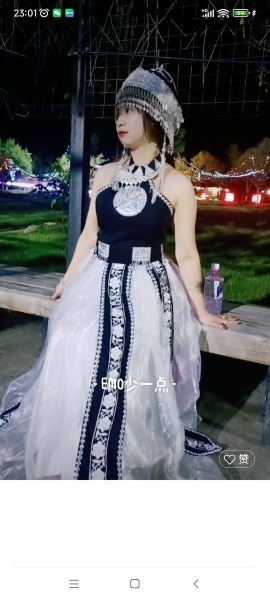 四合院还是一样的萧条，没什么好